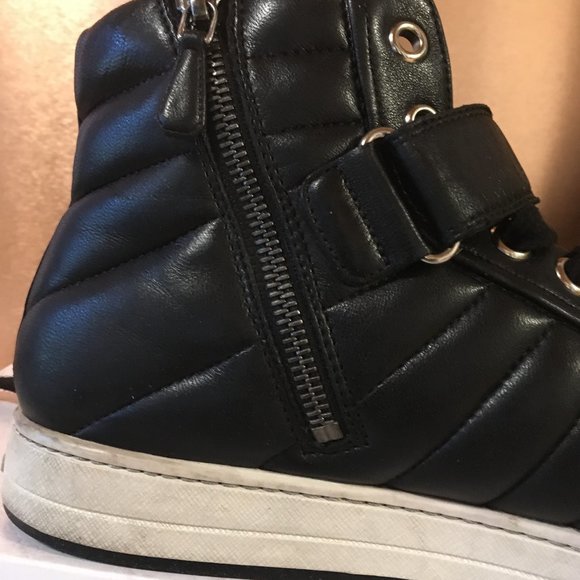 Prada Men's hi top Sneakers - Picture 3 of 7